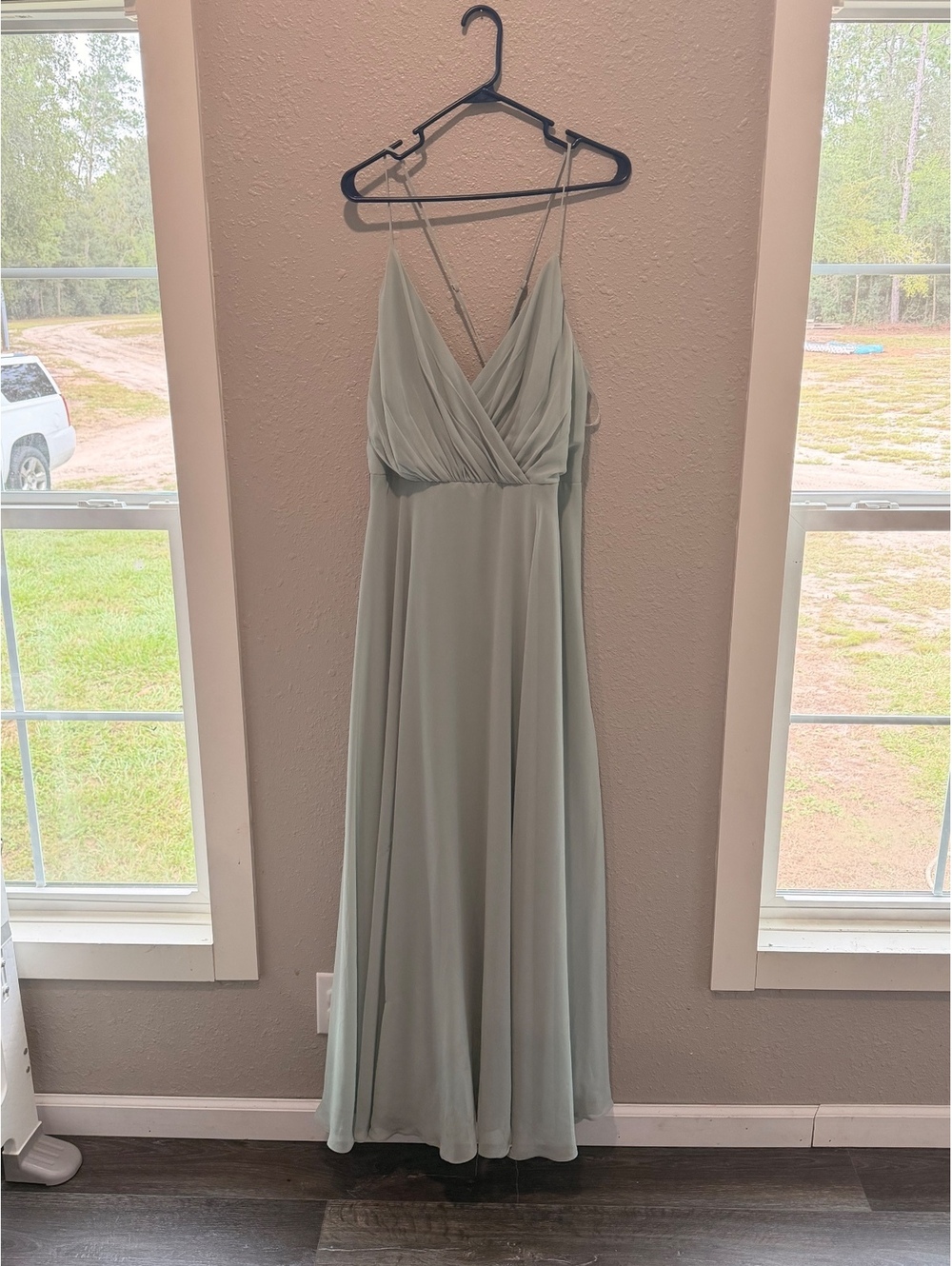 Celebrate DB Studio Women's Size 18 Light Green Sleeveless Maxi Dress with Spag-